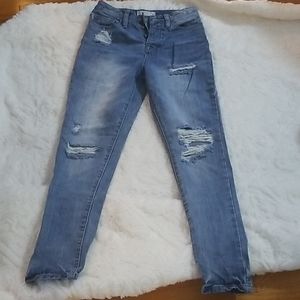 Ripped fashion jeans